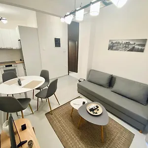 Antigonidon Square Daire Selanik